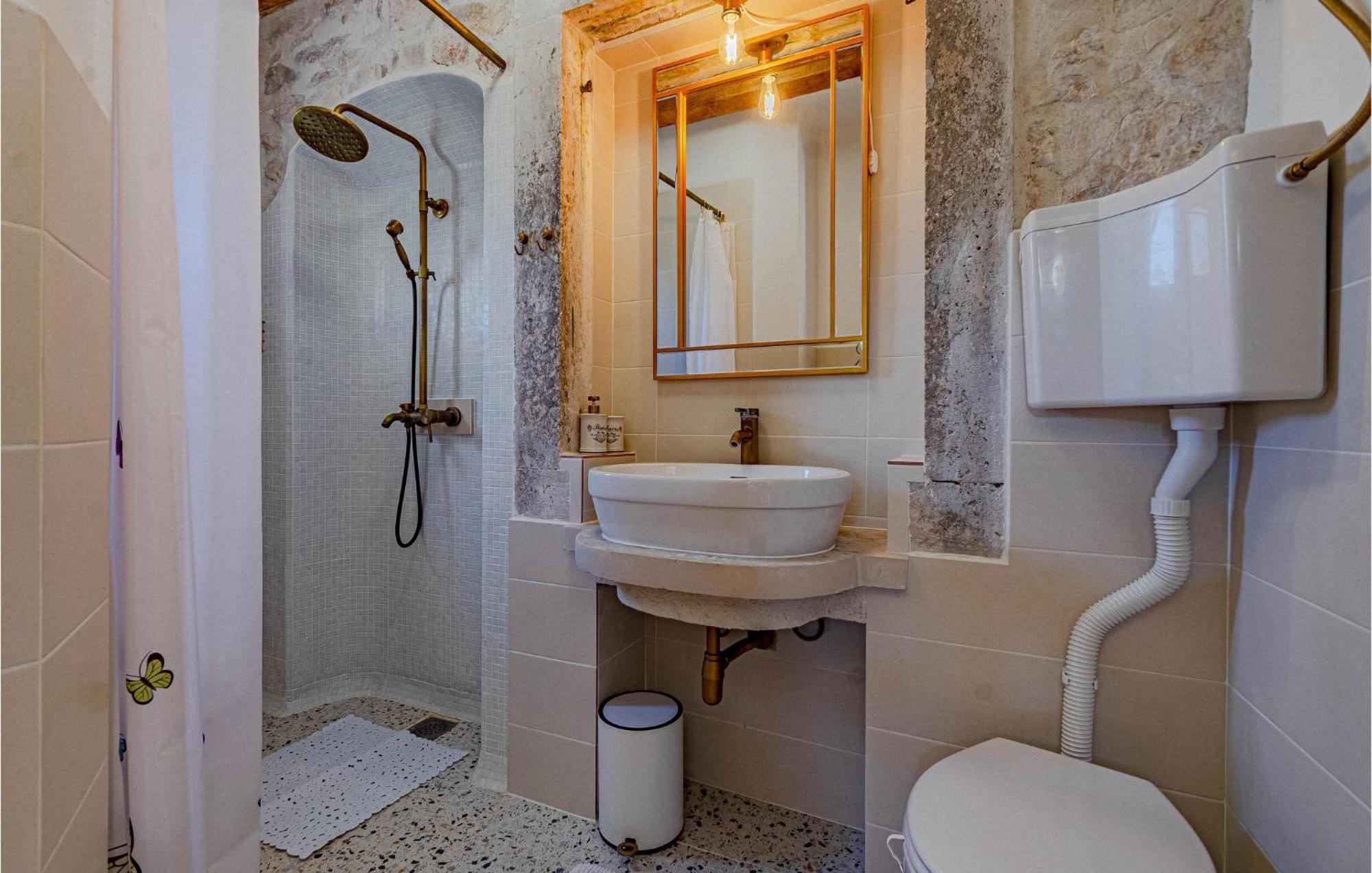2 Bedroom Lovely Home In Blato Blato  Екстериор снимка